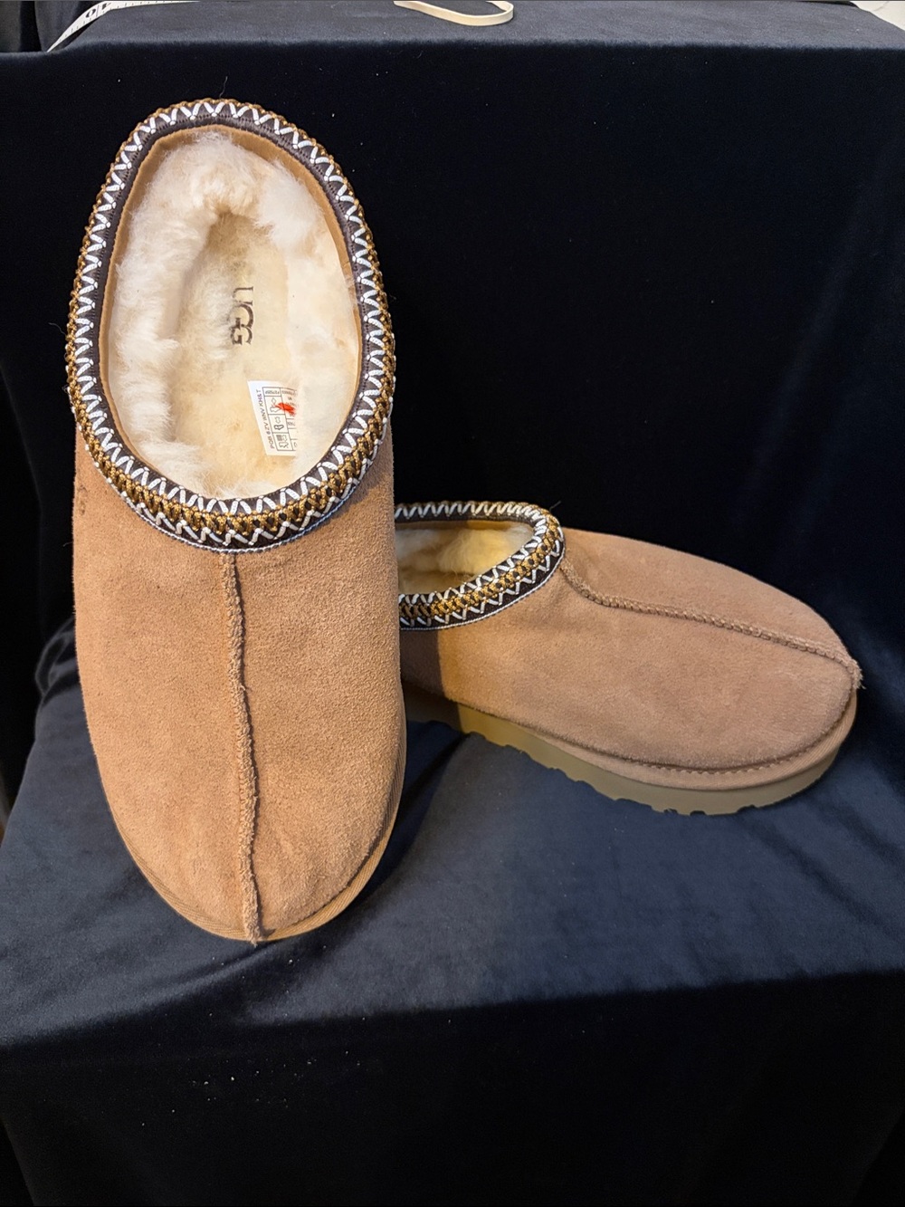 New women’s UGG size 9
